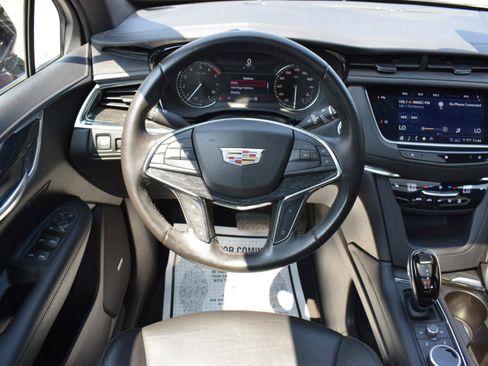 Used 2020 Cadillac XT5 Premium Luxury AWD/4WD image 19