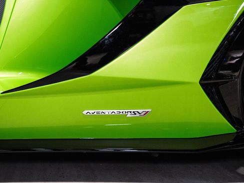 Used 2021 Lamborghini Aventador SVJ image 17