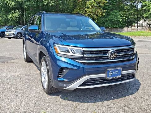 Certified 2022 Volkswagen Atlas SE w/ Panoramic Sunroof Package image 2
