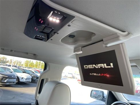 Used 2019 GMC Yukon Denali w/ Denali Ultimate Package image 18