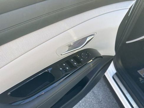 Used 2025 Hyundai Tucson Limited image 19