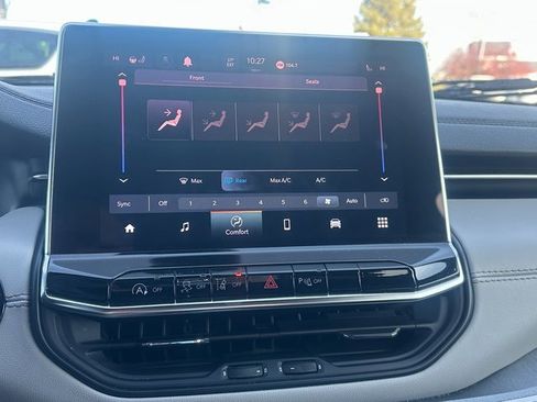 Used 2024 Jeep Compass Limited image 24