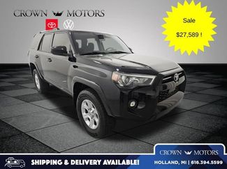 Used 2021 Toyota 4Runner SR5 AWD/4WD video 1