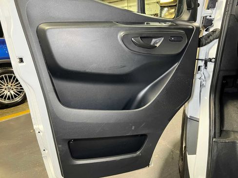 Used 2025 Mercedes-Benz Sprinter 2500 image 20
