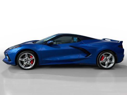 Used 2022 Chevrolet Corvette Stingray Premium Conv w/ Z51 Performance Package RWD image 2