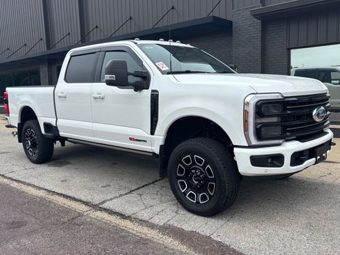 Used 2026 Ford F350 Platinum w/ FX4 Off-Road Package AWD/4WD image 3
