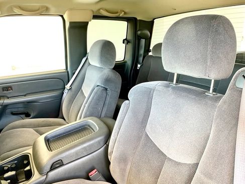 Used 2005 GMC Sierra 1500 SLE w/ Safe And Sound Package RWD image 12