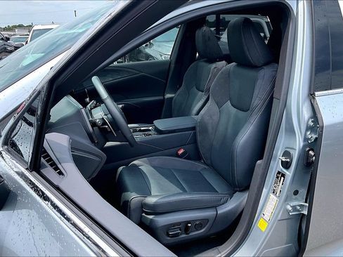 Used 2023 Lexus RX 350 w/ Accessory Package (2T) AWD/4WD image 34