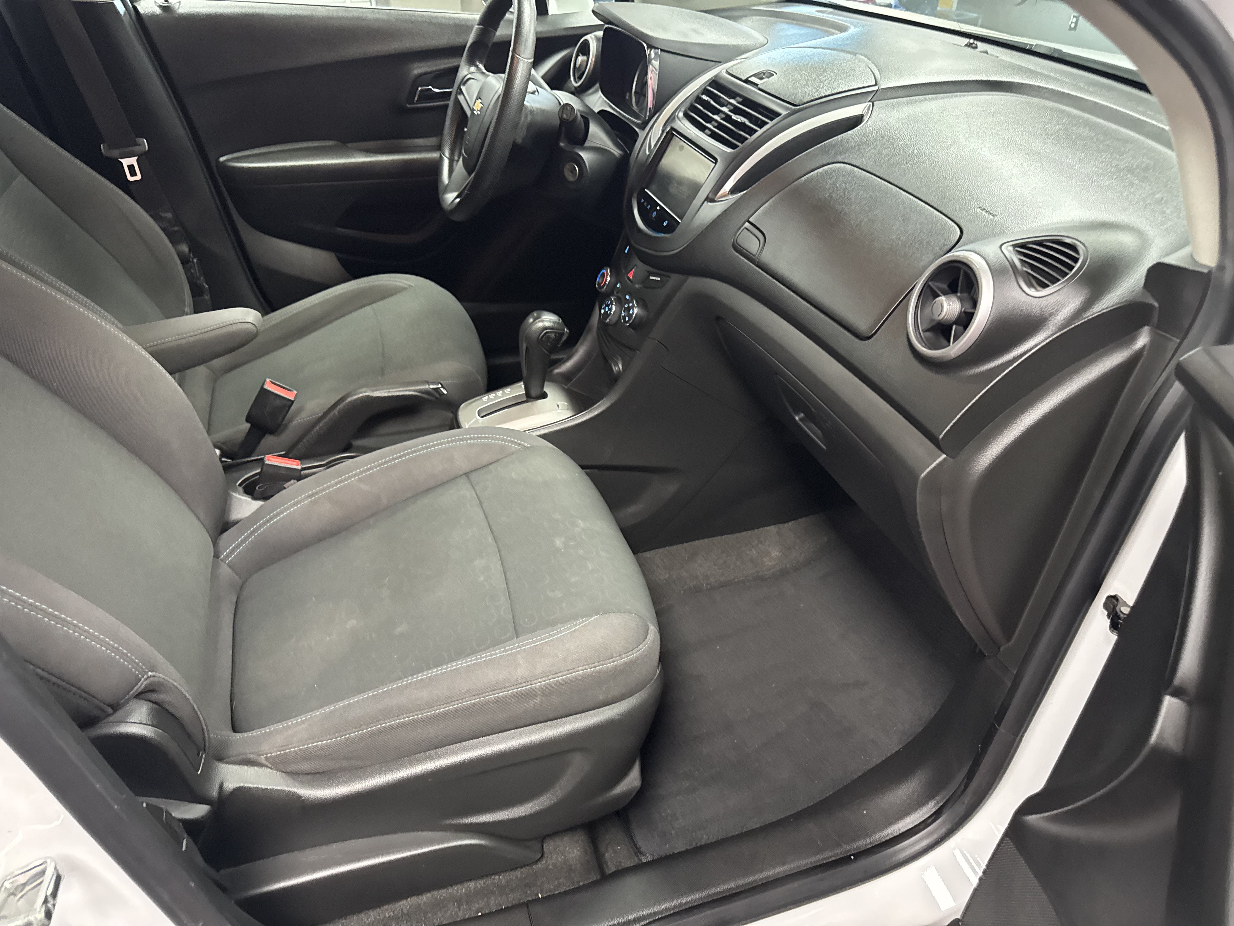 Used 2016 Chevrolet Trax LS FWD image 11