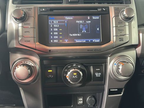 Used 2018 Toyota 4Runner SR5 AWD/4WD image 15