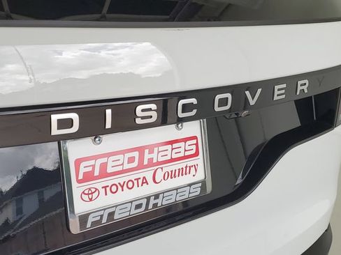 Used 2025 Land Rover Discovery S AWD/4WD image 8