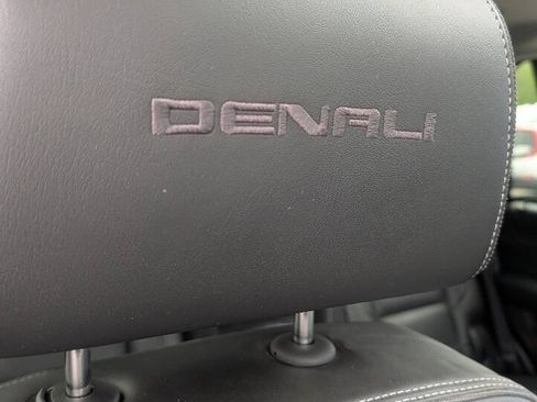 Used 2018 GMC Yukon Denali w/ Denali Ultimate Package AWD/4WD image 36