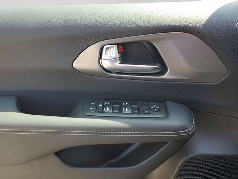 New 2026 Chrysler Voyager LX FWD image 27