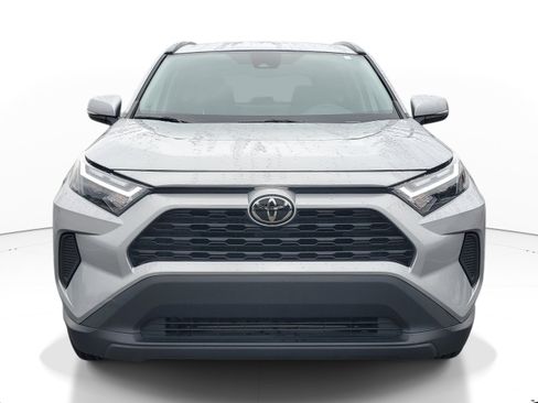 Used 2024 Toyota RAV4 XLE FWD image 2