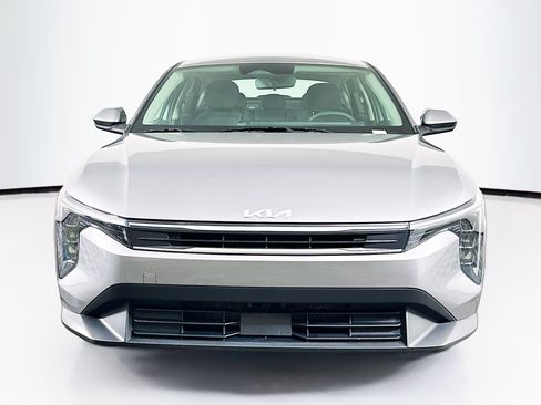 Used 2025 Kia K4 FWD image 2