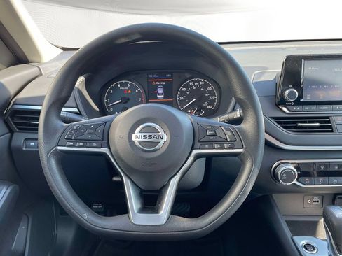 Used 2022 Nissan Altima 2.5 S FWD image 12