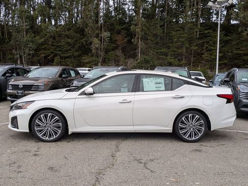 New 2025 Nissan Altima 2.5 SL image 8