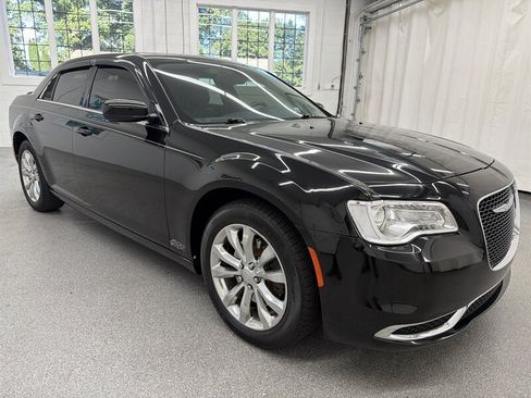 Used 2016 Chrysler 300 Limited AWD/4WD image 3