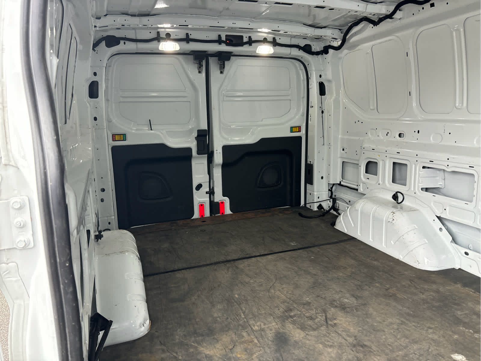 Used 2020 Ford Transit 150 Low Roof RWD image 22