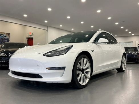 Used 2019 Tesla Model 3 Standard Range RWD image 3