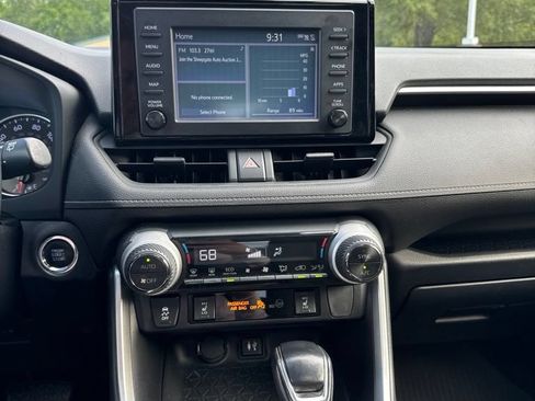 Used 2019 Toyota RAV4 XLE w/ Convenience Package AWD/4WD image 10