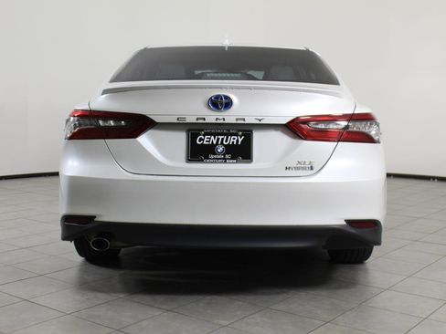Used 2021 Toyota Camry XLE w/ Navigation Upgrade Package image 7