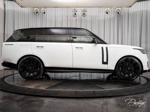 Used 2023 Land Rover Range Rover Long Wheelbase SE AWD/4WD image 14