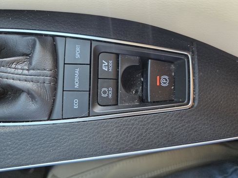 Used 2020 Toyota Avalon Limited w/ Advanced Safety Package image 23