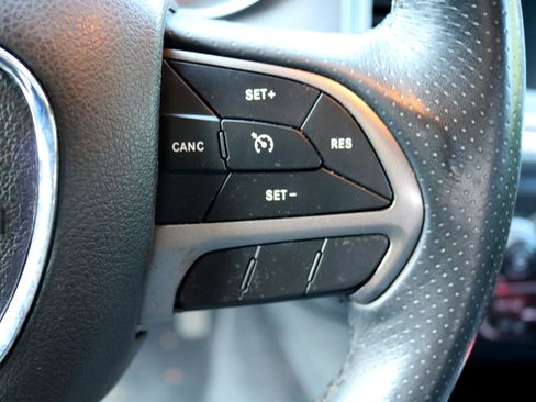 Used 2020 Dodge Charger SXT w/ Blacktop Package image 21