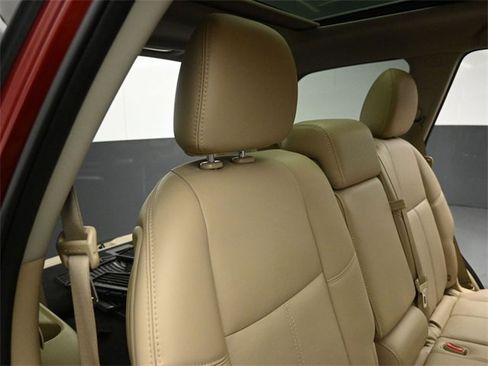 Used 2018 Nissan Pathfinder SL w/ SL Premium Package image 27