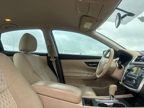 Used 2016 Nissan Altima 2.5 SV FWD image 25