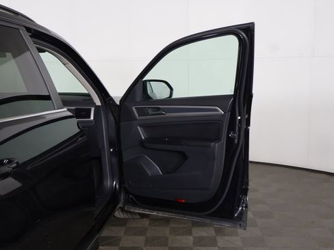 Used 2021 Volkswagen Atlas SE w/ Panoramic Sunroof Package AWD/4WD image 19
