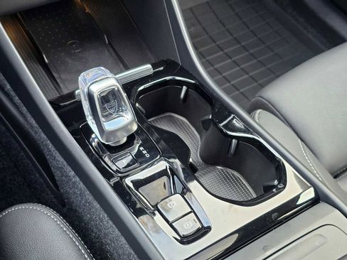 Used 2025 Volvo XC40 B5 Plus w/ Climate Package image 26