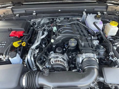 New 2025 Jeep Gladiator Willys AWD/4WD image 27