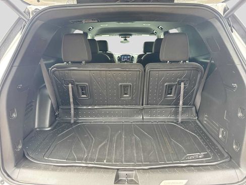 Used 2023 Chevrolet Traverse LT FWD image 35