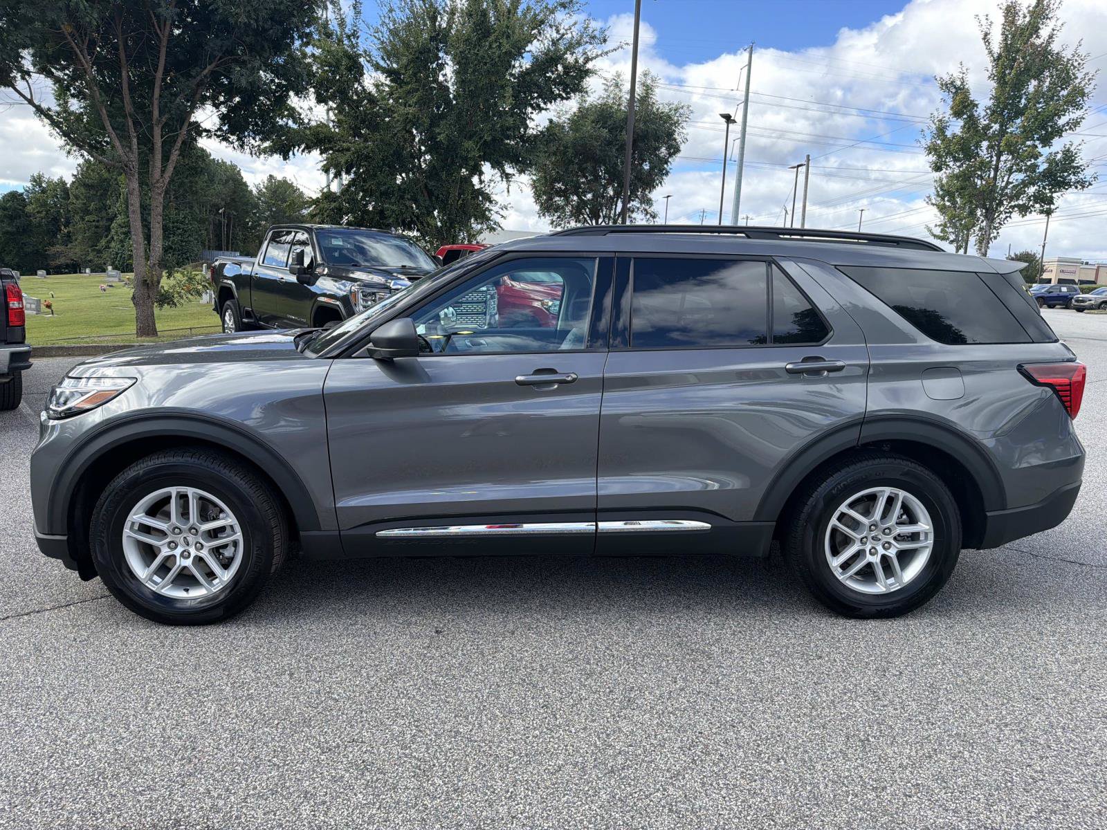 Used 2025 Ford Explorer Active w/ Active Comfort Package RWD image 6