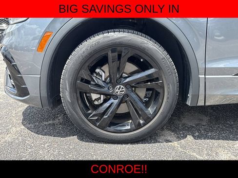 Used 2024 Volkswagen Tiguan SE R-Line FWD image 9