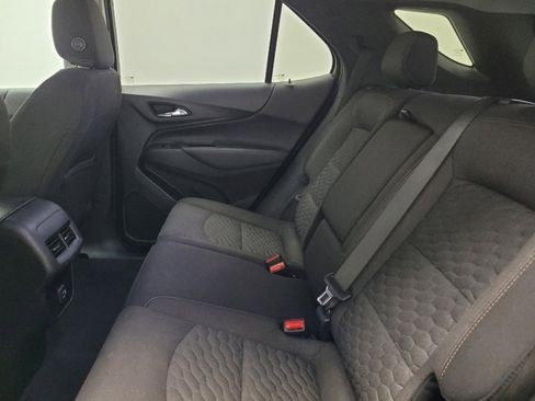 Used 2021 Chevrolet Equinox LT FWD image 18