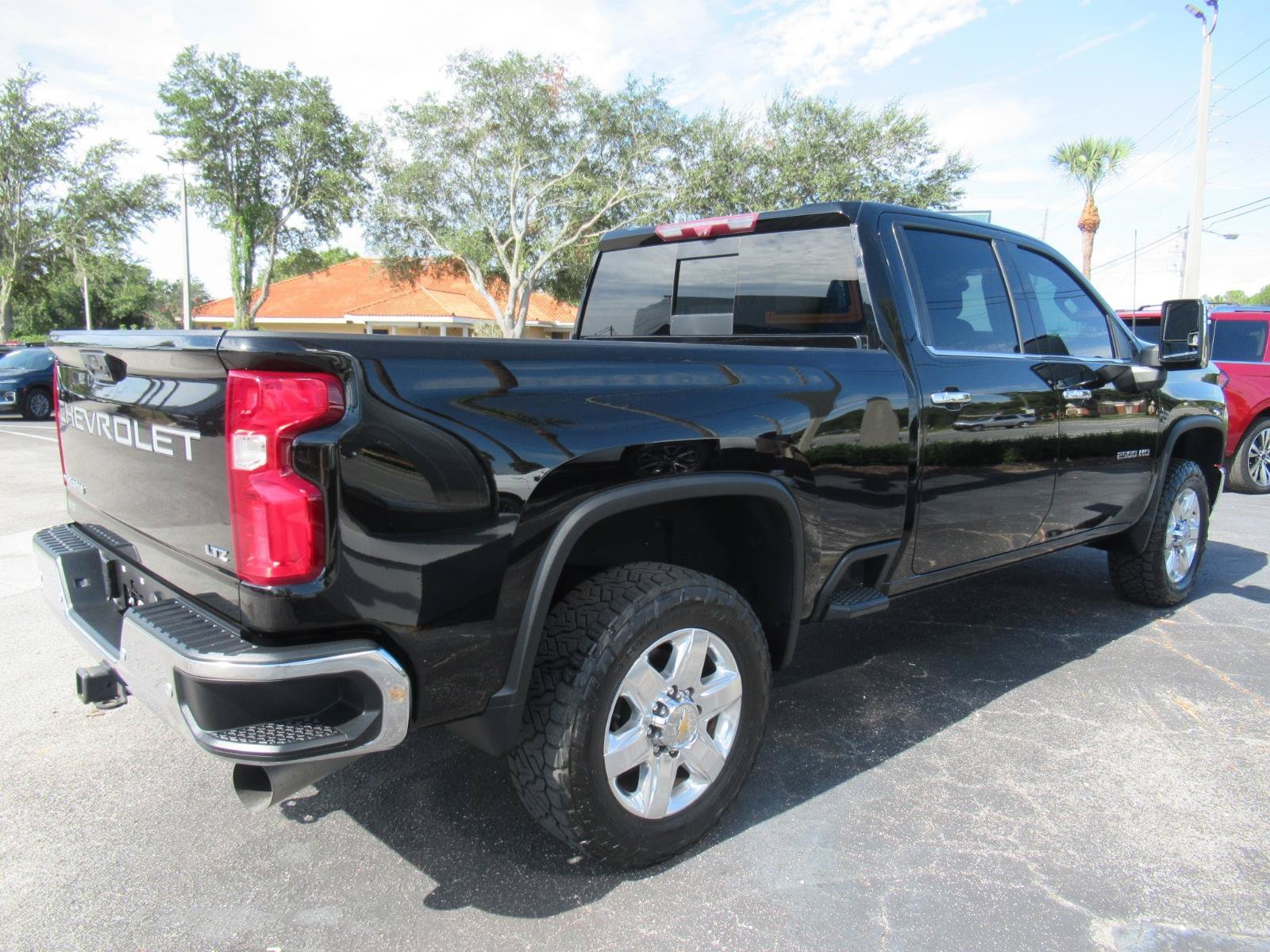 Used 2023 Chevrolet Silverado 2500 LTZ w/ LTZ Convenience Package AWD/4WD image 6