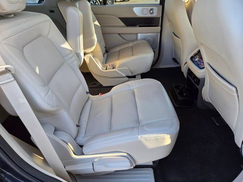 Used 2021 Lincoln Navigator Reserve w/ Luxury Package AWD/4WD image 16