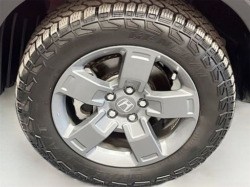 Used 2025 Honda Ridgeline TrailSport image 32