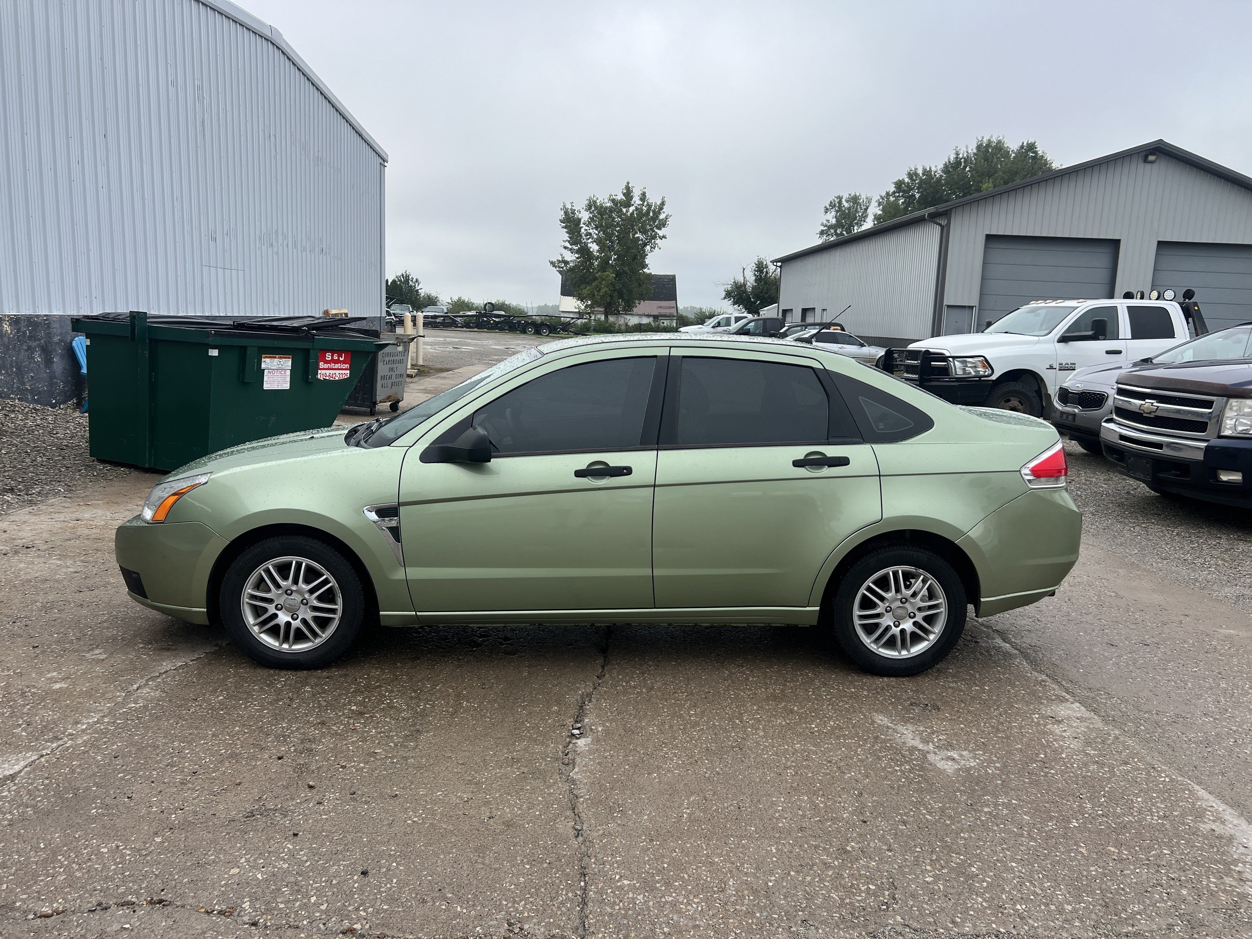 Used 2008 Ford Focus Sedan FWD image 32