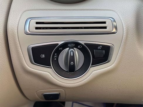 Used 2019 Mercedes-Benz C 300 Sedan image 21