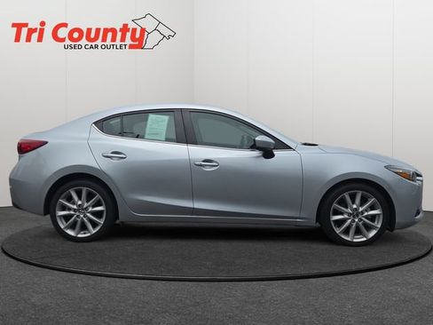 Used 2017 MAZDA MAZDA3 Grand Touring FWD image 9