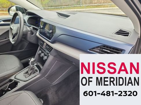 Used 2024 Volkswagen Taos SE image 13