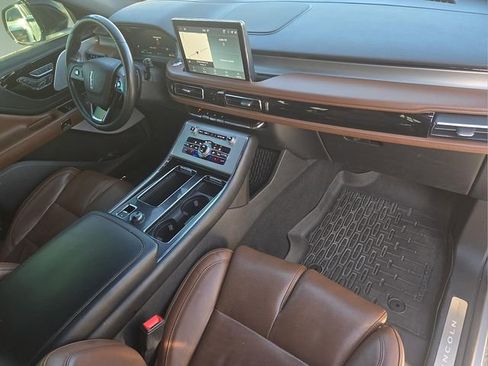 Used 2022 Lincoln Aviator Reserve w/ Equipment Group 201A image 12