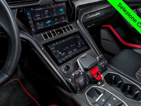 Used 2023 Lamborghini Urus Performante AWD/4WD image 24