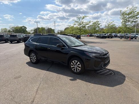 Used 2024 Subaru Outback Premium AWD/4WD image 12