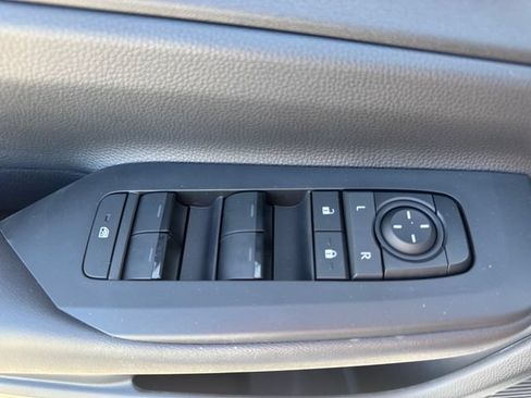 New 2026 Toyota Prius Plug-In Hybrid FWD image 15