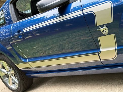 Used 2009 Ford Mustang GT Premium image 31